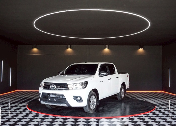 TOYOTA Hilux