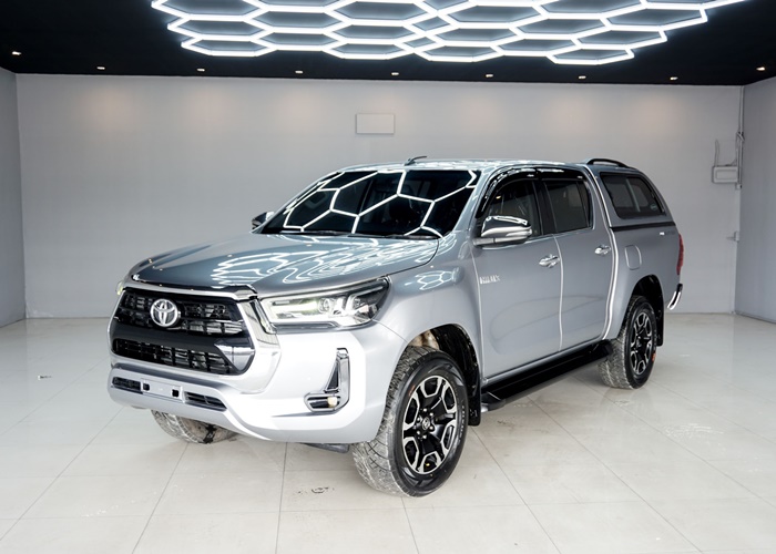 TOYOTA Hilux