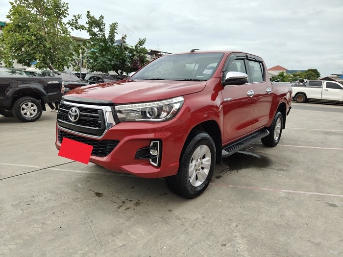 TOYOTA Hilux