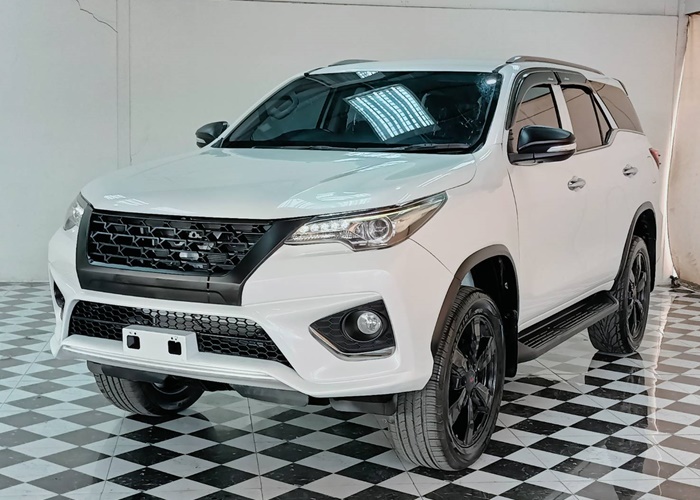 TOYOTA Fortuner