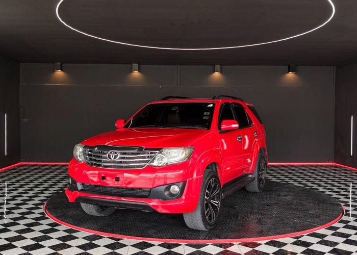 TOYOTA Fortuner