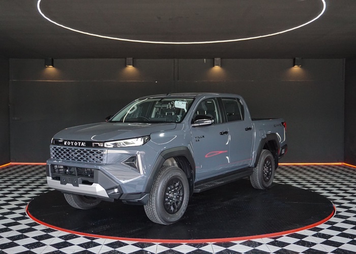 TOYOTA HILUX TRAVO PRERUNNER PREMIUM