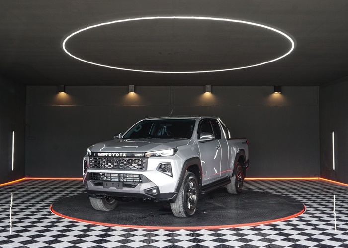 TOYOTA Hilux