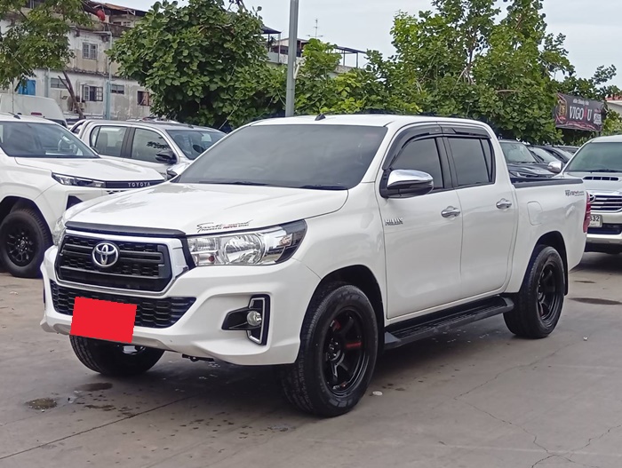 TOYOTA Hilux