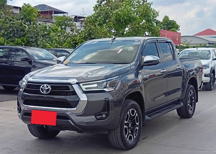 TOYOTA Hilux