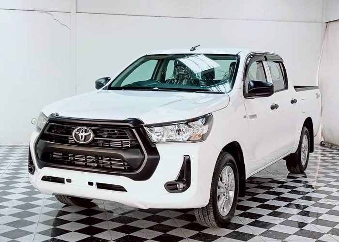 TOYOTA Hilux