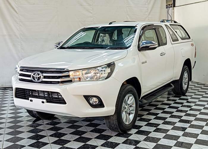 TOYOTA Hilux