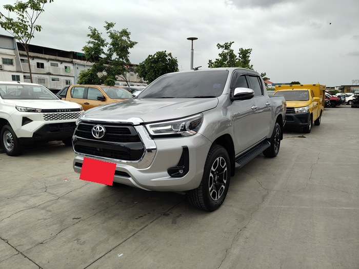 TOYOTA Hilux