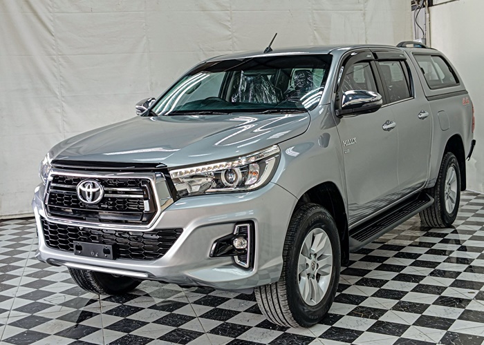 TOYOTA Hilux