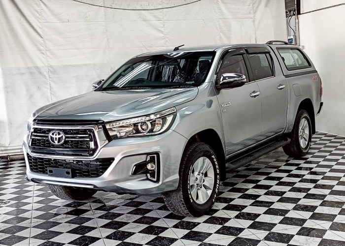 TOYOTA Hilux
