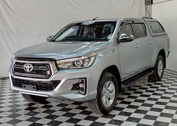TOYOTA Hilux