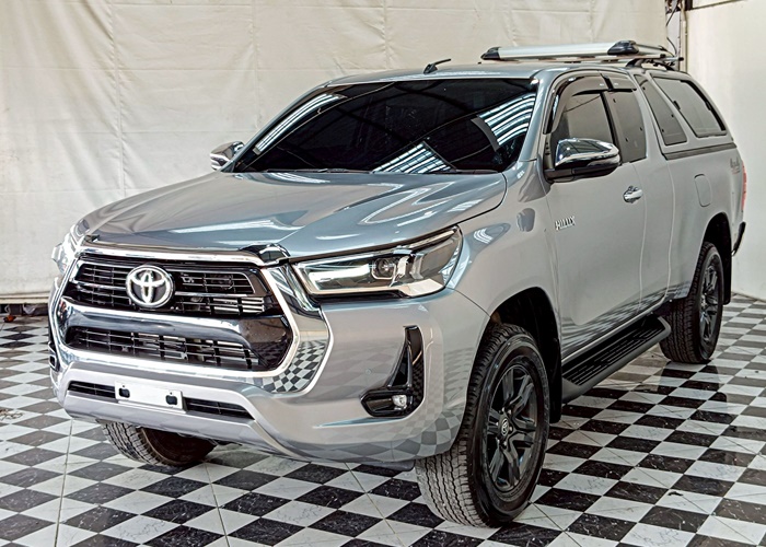 TOYOTA Hilux