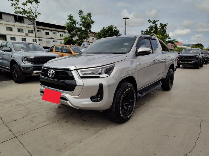 TOYOTA Hilux