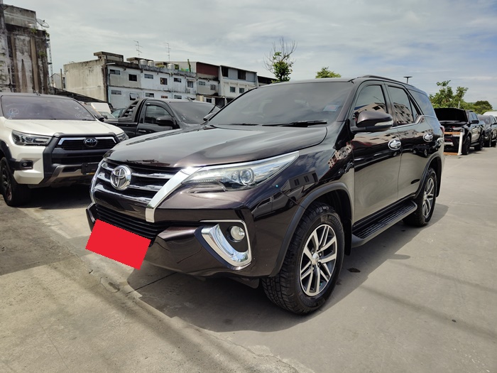 TOYOTA Fortuner
