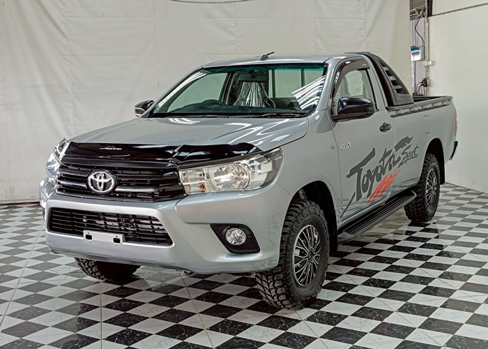 TOYOTA Hilux