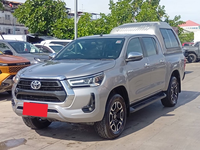 TOYOTA Hilux