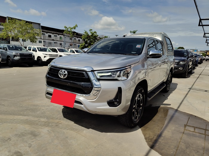 TOYOTA Hilux