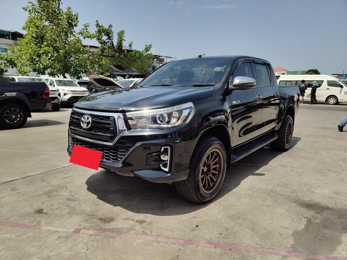 TOYOTA Hilux