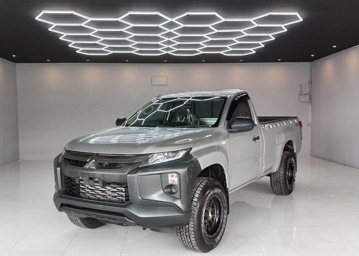 MITSUBISHI Triton