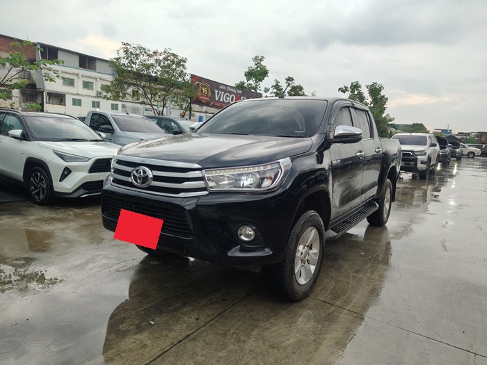 TOYOTA Hilux