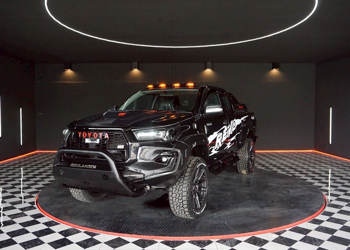 TOYOTA Hilux