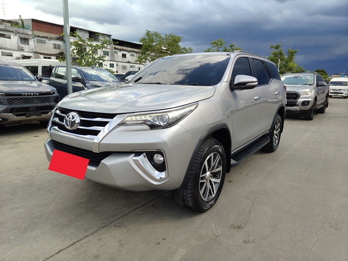 TOYOTA Fortuner