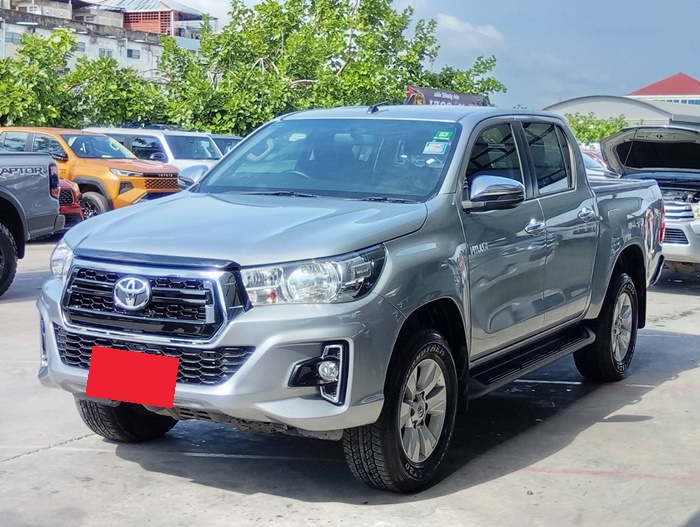 TOYOTA Hilux