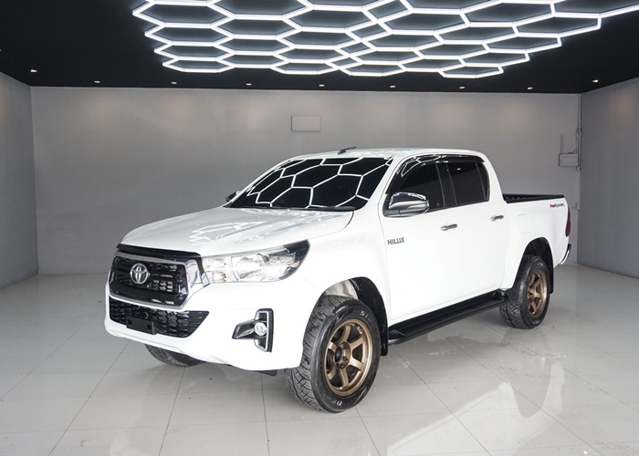 TOYOTA Hilux