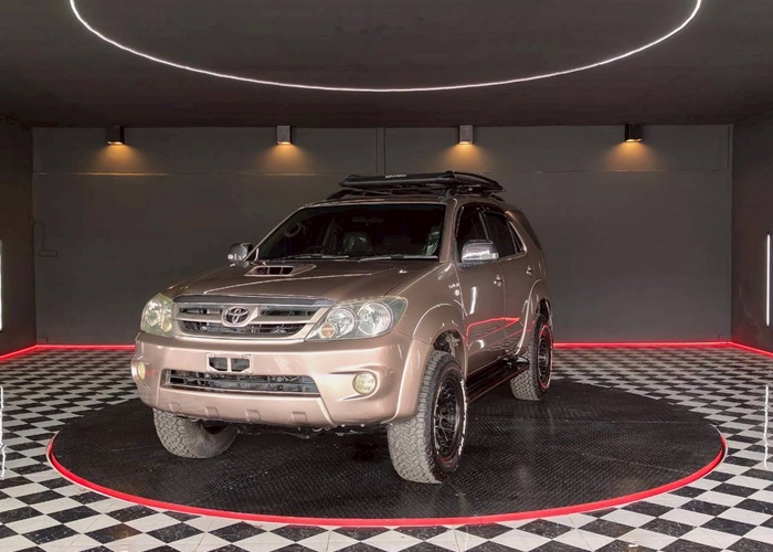 TOYOTA Fortuner