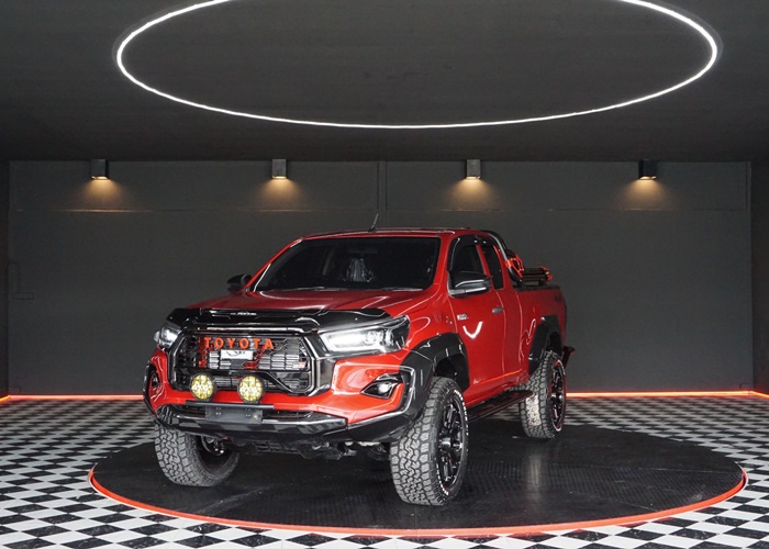 TOYOTA Hilux