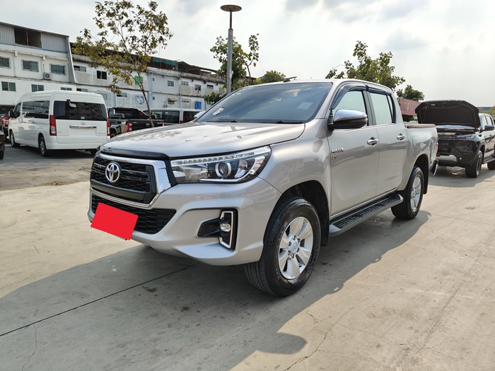 TOYOTA Hilux