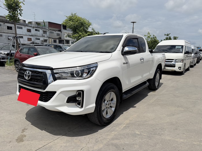 TOYOTA Hilux