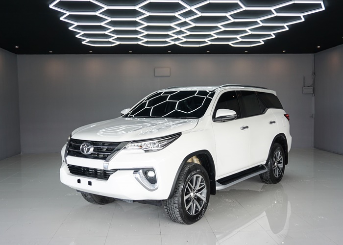 TOYOTA Fortuner
