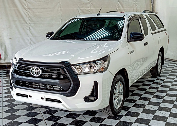 TOYOTA Hilux