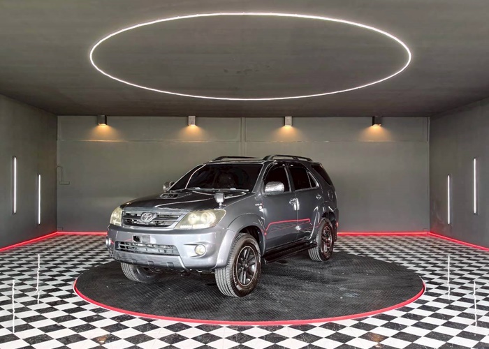 TOYOTA Fortuner
