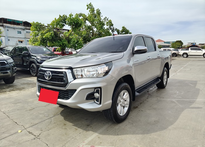 TOYOTA Hilux