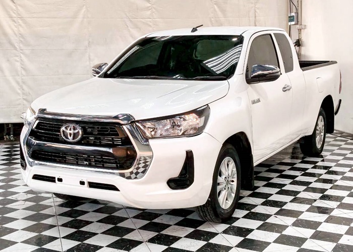 TOYOTA Hilux