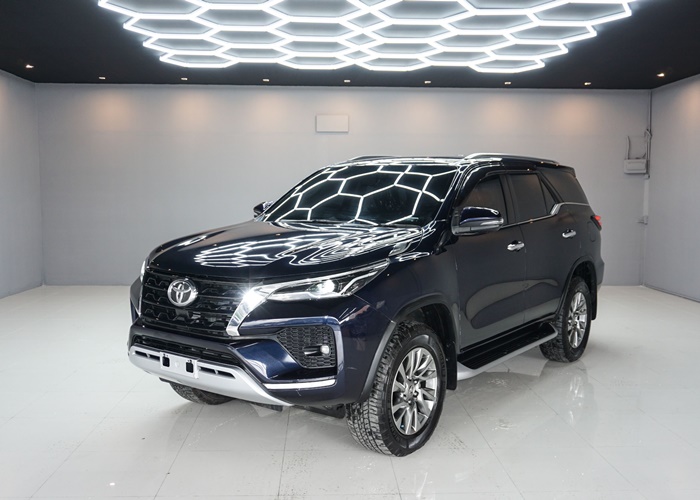 TOYOTA Fortuner