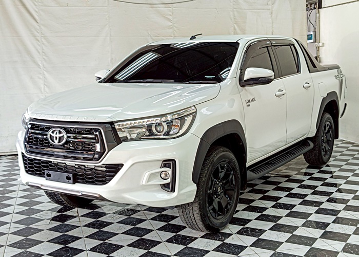 TOYOTA Hilux
