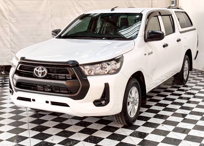 TOYOTA Hilux
