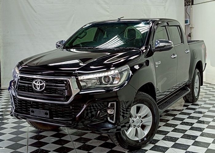 TOYOTA Hilux