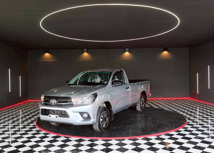 TOYOTA Hilux