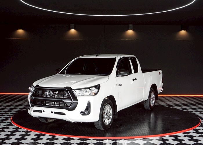 TOYOTA Hilux
