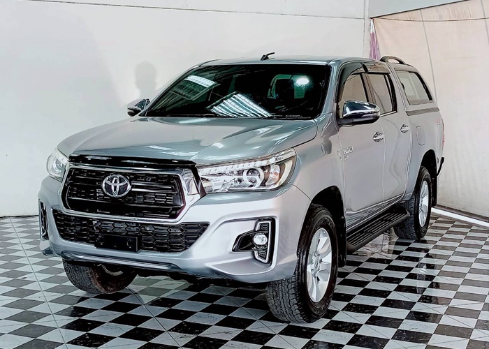 TOYOTA Hilux