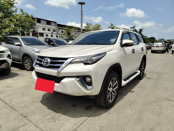 TOYOTA Fortuner