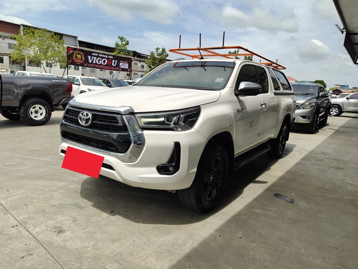 TOYOTA Hilux
