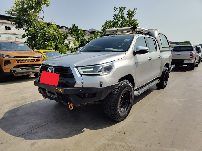 TOYOTA Hilux