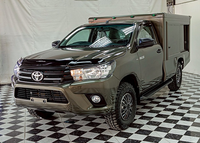 TOYOTA Hilux