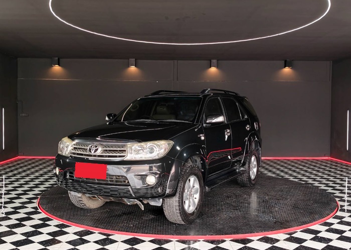 TOYOTA Fortuner