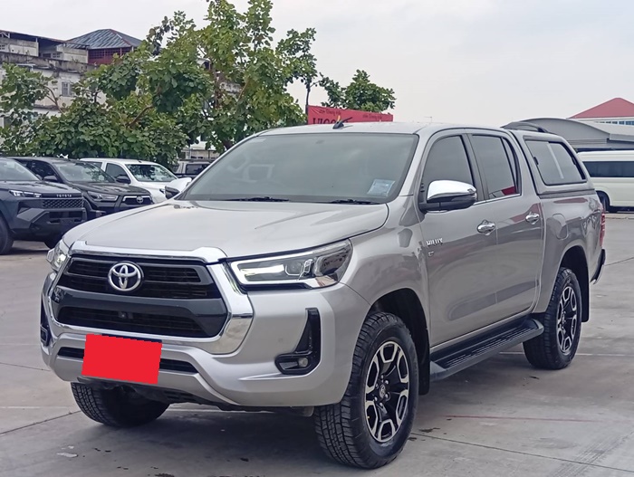 TOYOTA Hilux